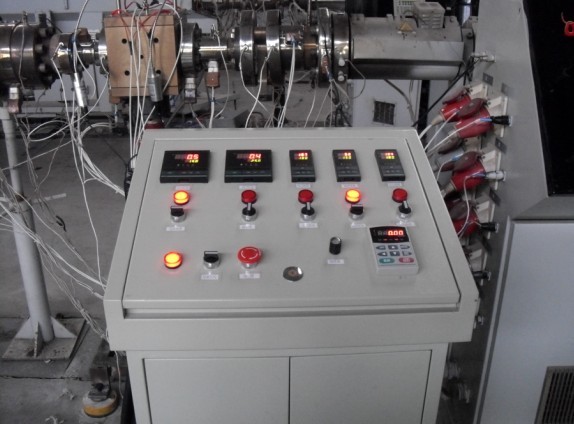 熔體泵PID控制系統在生產線中的應用